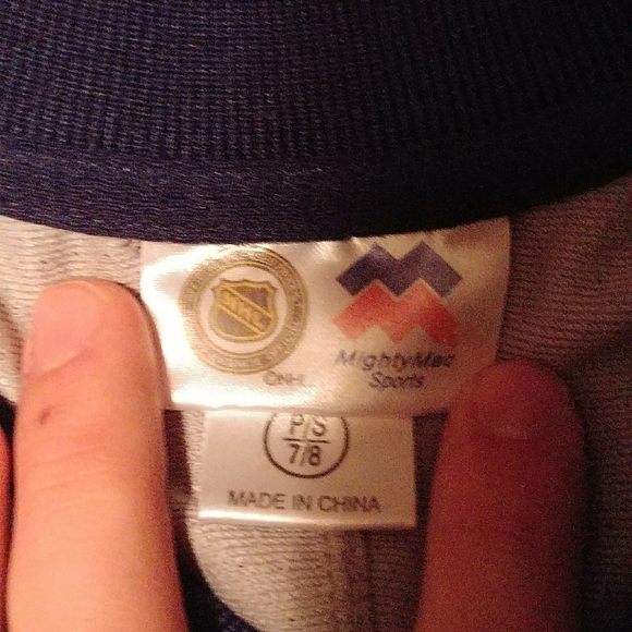 Vancouver Canucks Jersey - Picture 4 of 4